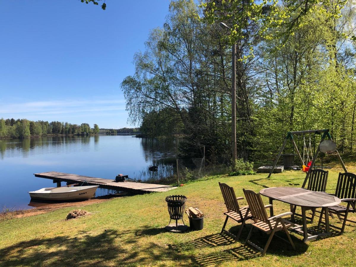 Naturskoent Boende Vid Sjoe Skånes Fagerhult Exteriér fotografie