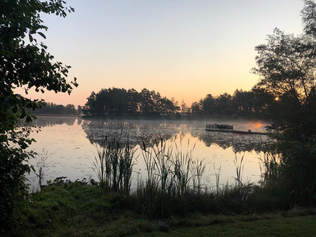 Naturskoent Boende Vid Sjoe Skånes Fagerhult Exteriér fotografie